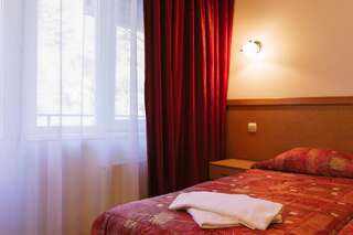 Гостиница Золотая Пальма Хоста Двухместный номер с 1 кроватью или 2 отдельными кроватями-1